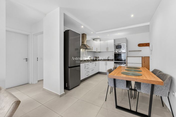 Image No.6-2 Bed Flat for sale