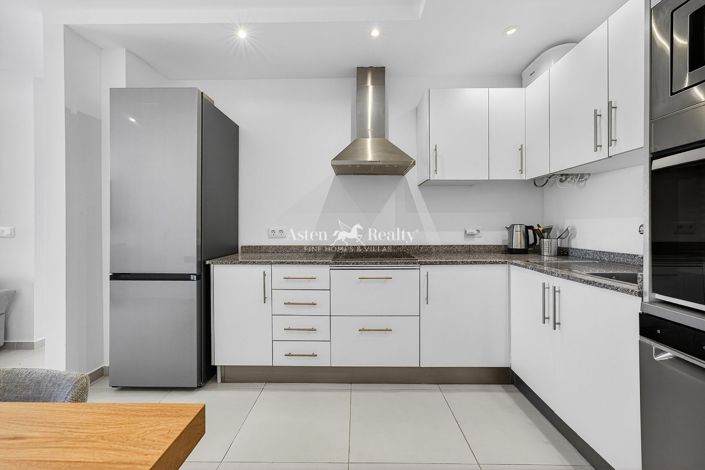 Image No.7-2 Bed Flat for sale