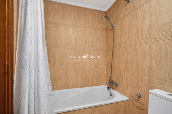 Image No.38-4 Bed Villa for sale