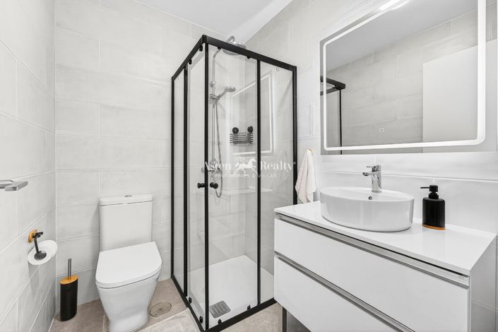 Image No.20-2 Bed Apartment for sale