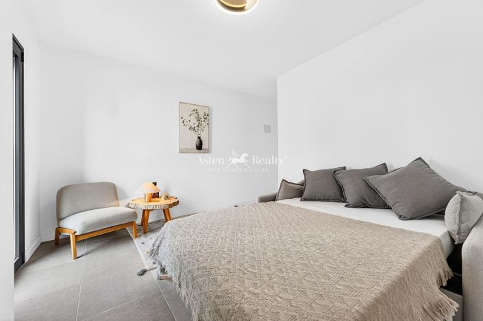 Image No.22-2 Bed Apartment for sale