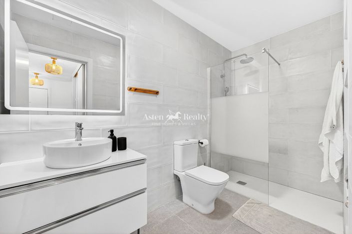 Image No.25-2 Bed Apartment for sale