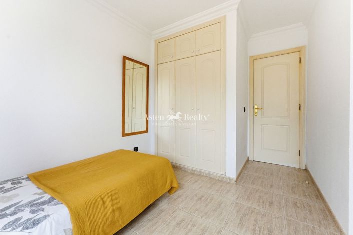 Image No.19-3 Bed Flat for sale