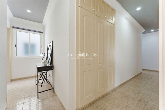 Image No.20-3 Bed Flat for sale