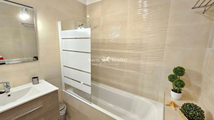 Image No.12-2 Bed Bungalow for sale