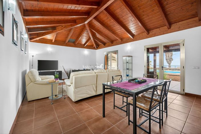 Image No.32-3 Bed Villa for sale
