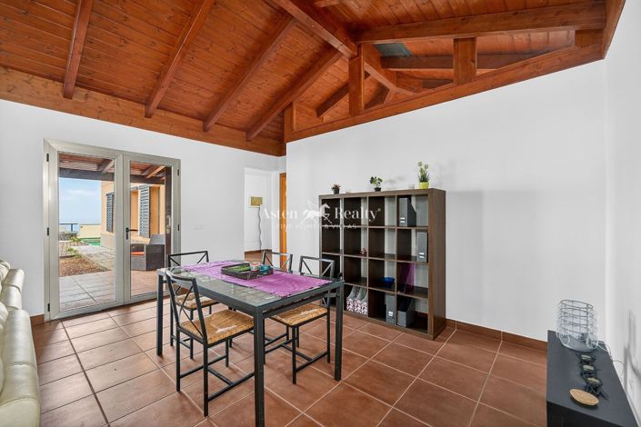 Image No.34-3 Bed Villa for sale