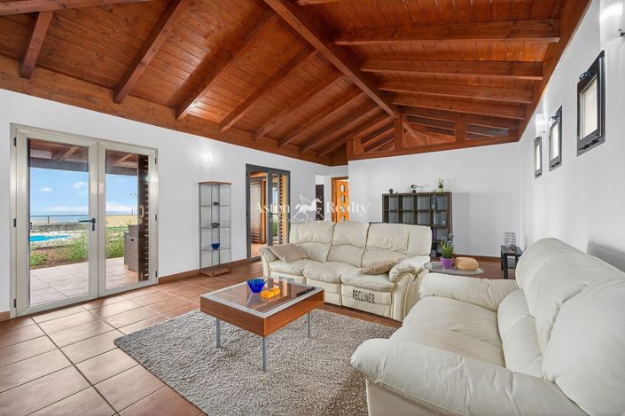 Image No.35-3 Bed Villa for sale