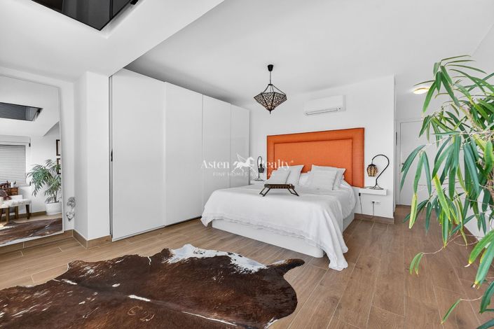 Image No.28-3 Bed Villa for sale