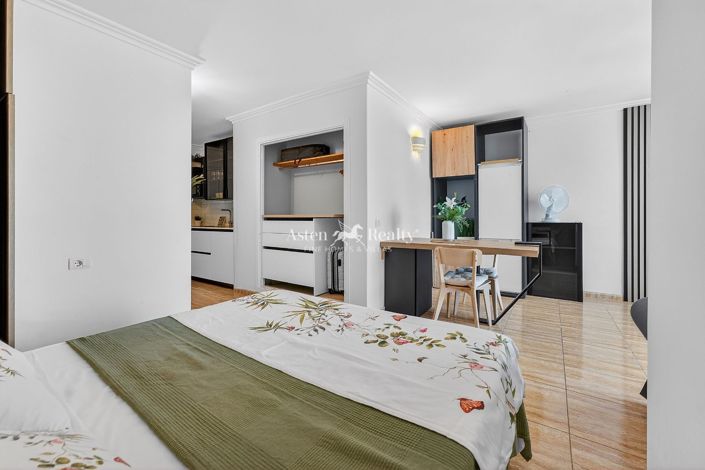 Image No.6-Studio for sale