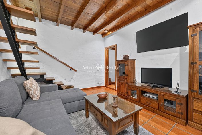 Image No.10-3 Bed House for sale