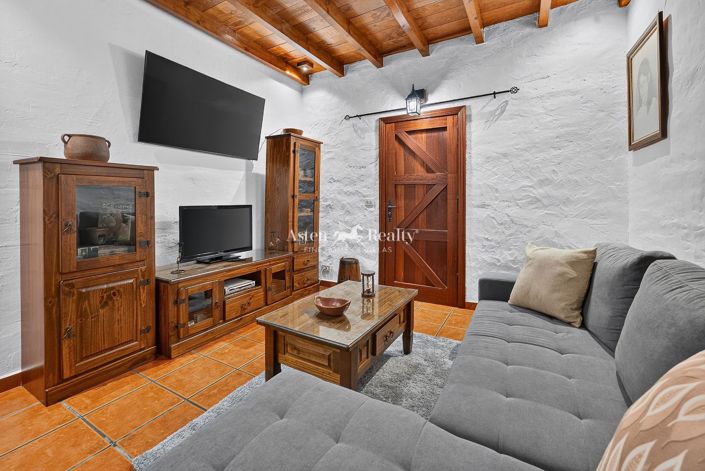 Image No.11-3 Bed House for sale
