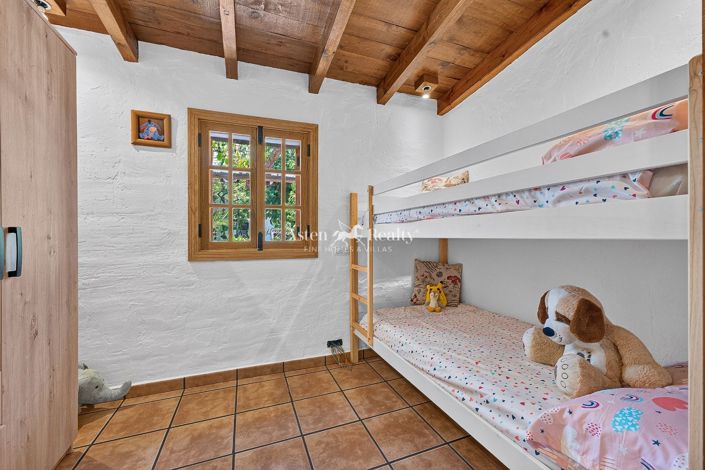 Image No.18-3 Bed House for sale