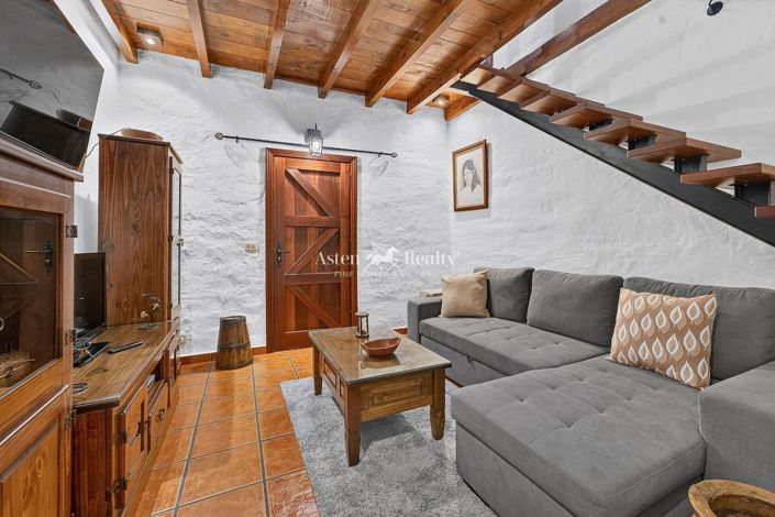 Image No.8-3 Bed House for sale