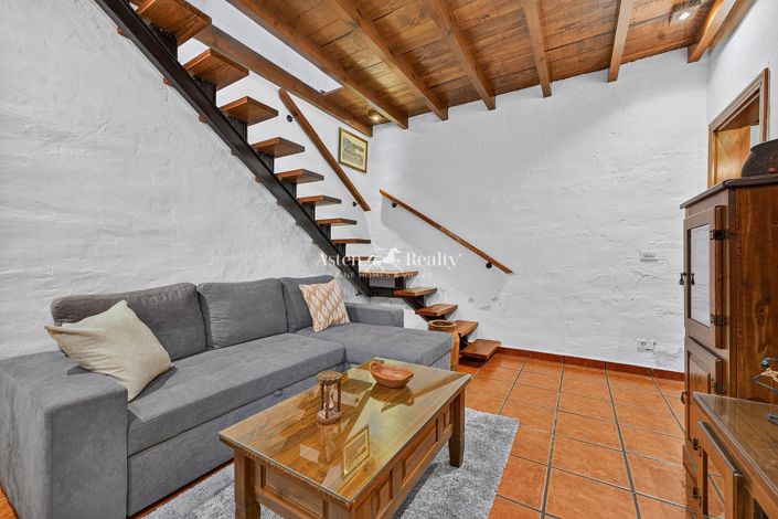 Image No.9-3 Bed House for sale