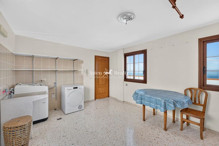 Image No.10-4 Bed House for sale