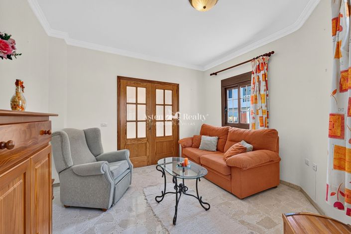 Image No.14-4 Bed House for sale