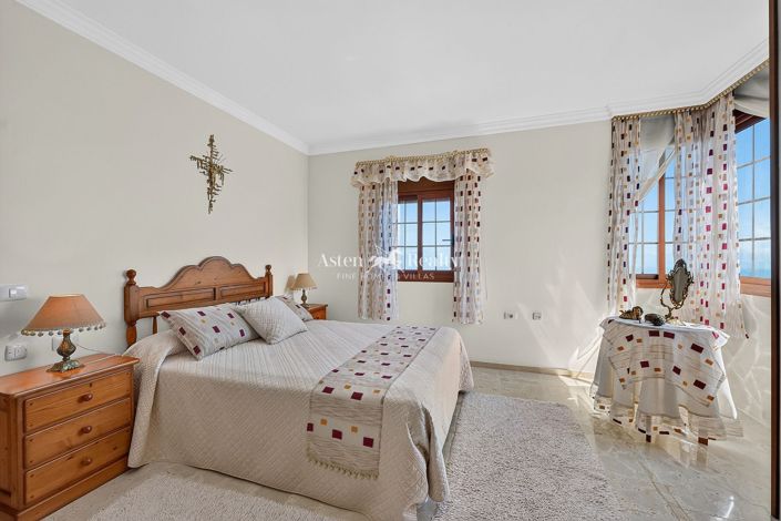 Image No.21-4 Bed House for sale