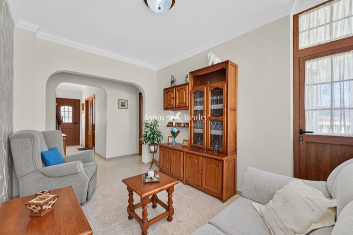 Image No.26-4 Bed House for sale