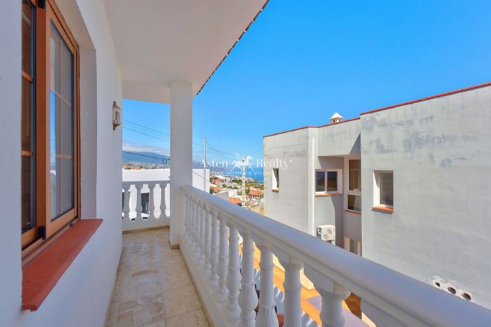 Image No.28-4 Bed House for sale