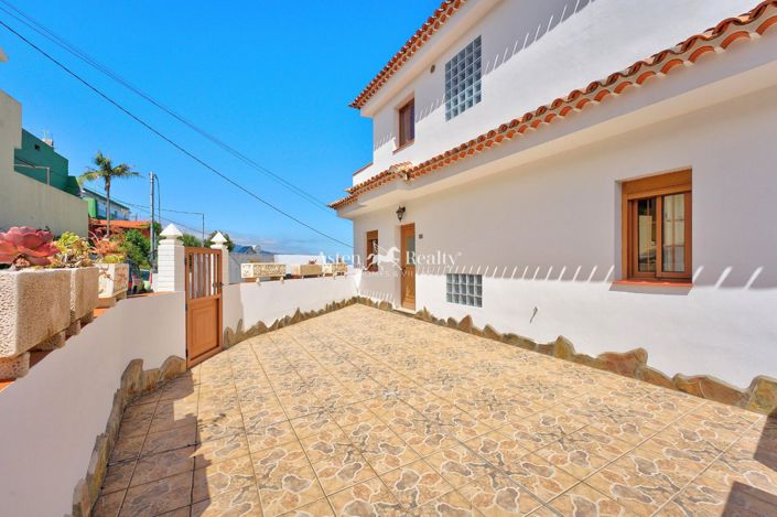 Image No.30-4 Bed House for sale
