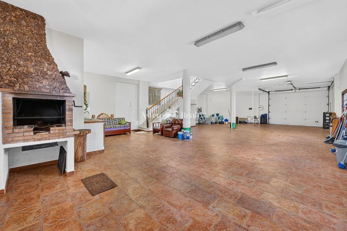 Image No.35-4 Bed House for sale