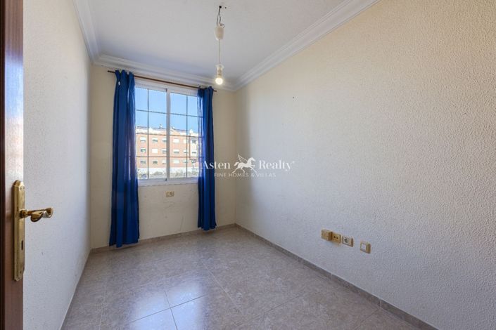 Image No.24-3 Bed Flat for sale