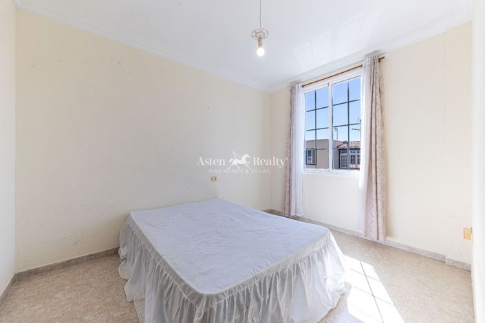 Image No.15-2 Bed Flat for sale