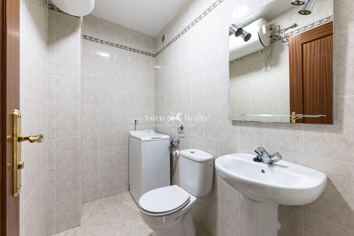 Image No.18-2 Bed Flat for sale