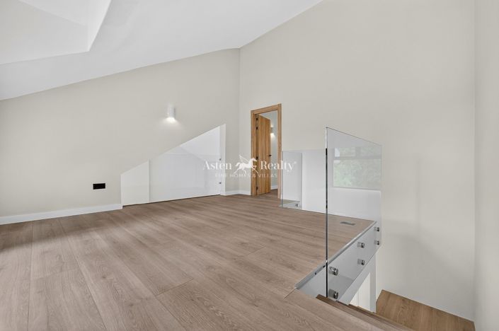 Image No.23-3 Bed Villa for sale