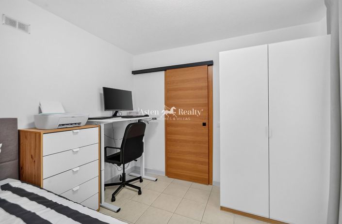 Image No.21-3 Bed Apartment for sale