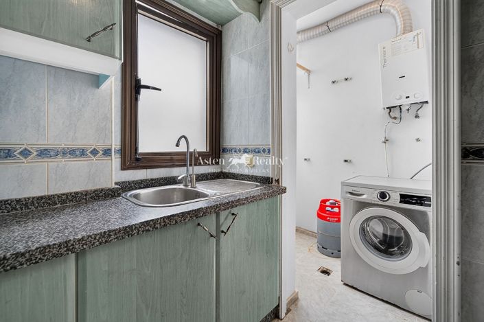 Image No.8-3 Bed Flat for sale