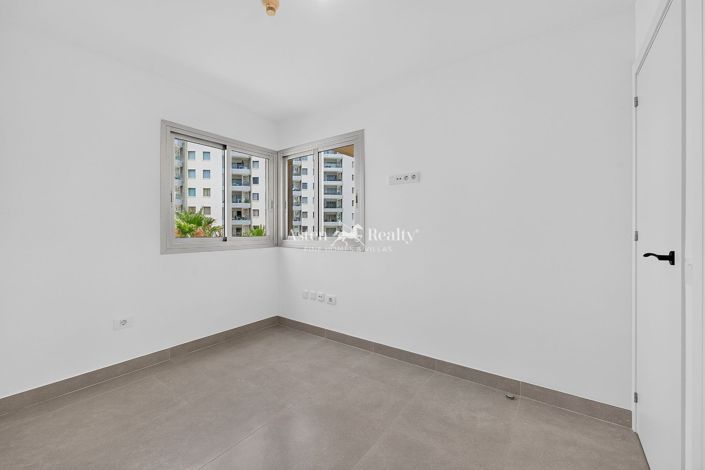 Image No.11-2 Bed Flat for sale