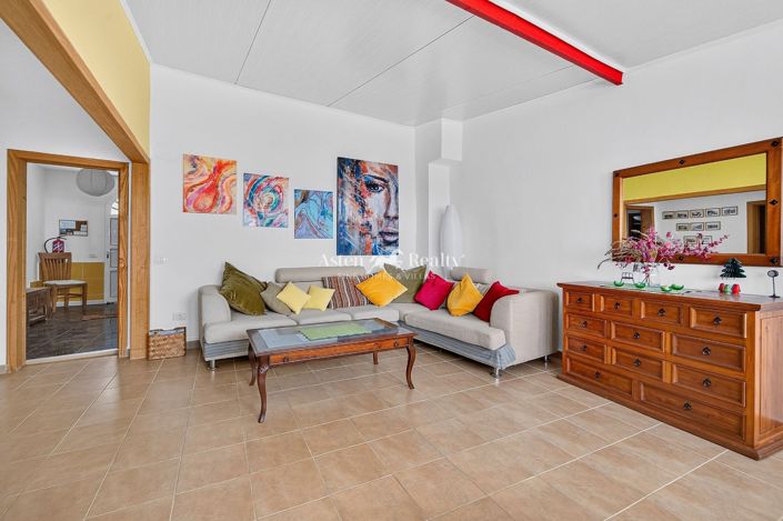 Image No.11-5 Bed House for sale