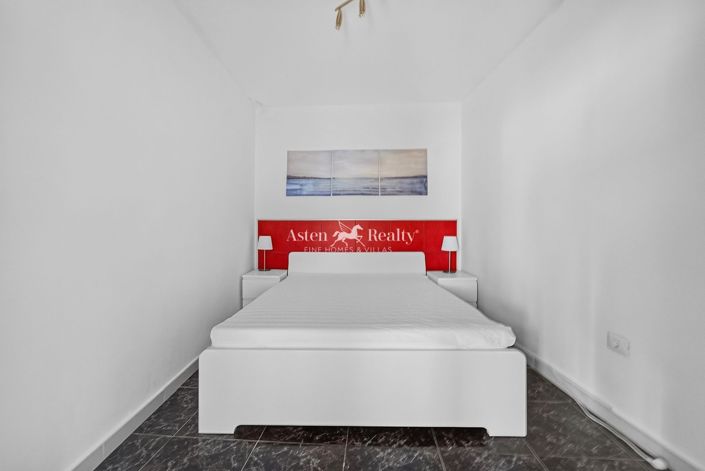 Image No.14-5 Bed House for sale