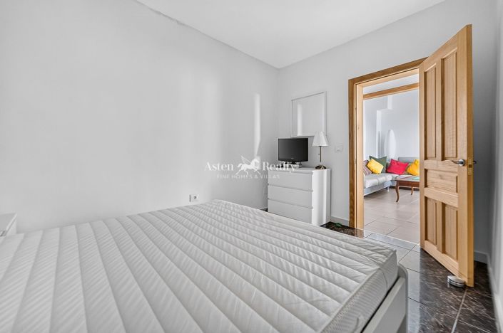 Image No.15-5 Bed House for sale