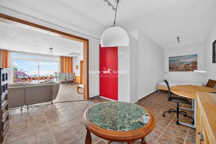 Image No.33-5 Bed House for sale