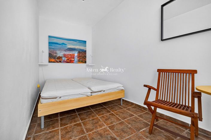 Image No.34-5 Bed House for sale