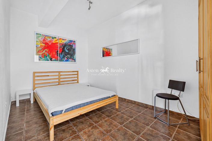 Image No.36-5 Bed House for sale