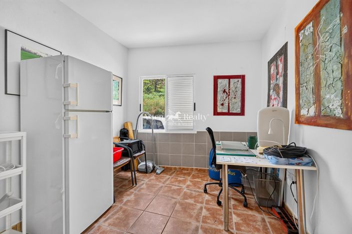 Image No.40-5 Bed House for sale