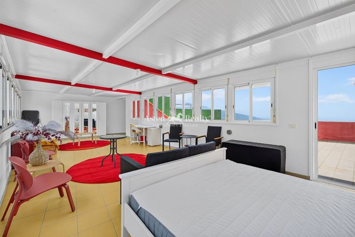 Image No.7-5 Bed House for sale