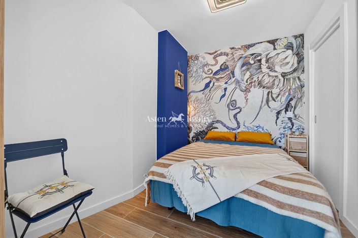 Image No.10-Studio for sale