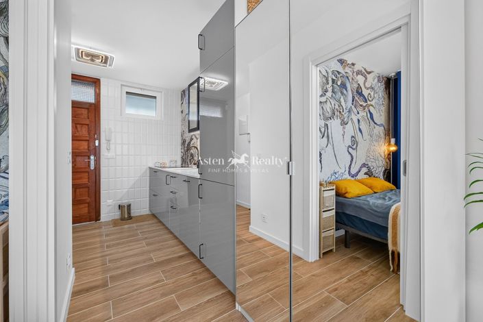 Image No.12-Studio for sale