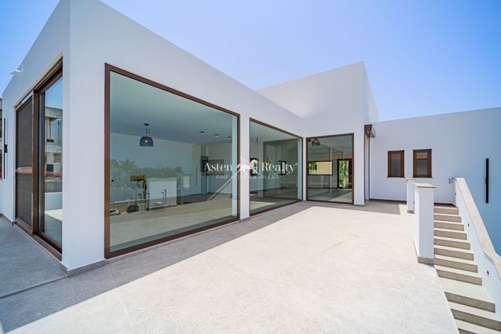 Image No.14-5 Bed Villa for sale