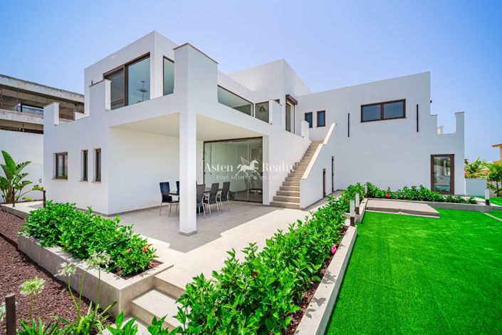 Image No.15-5 Bed Villa for sale