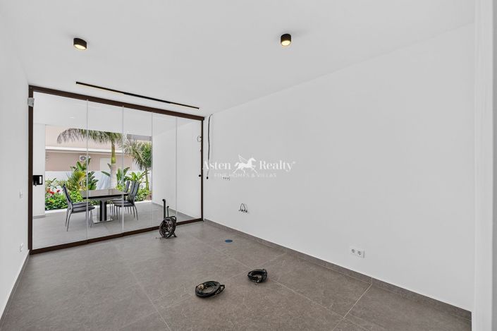 Image No.18-5 Bed Villa for sale