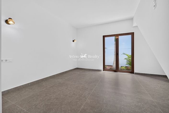 Image No.21-5 Bed Villa for sale