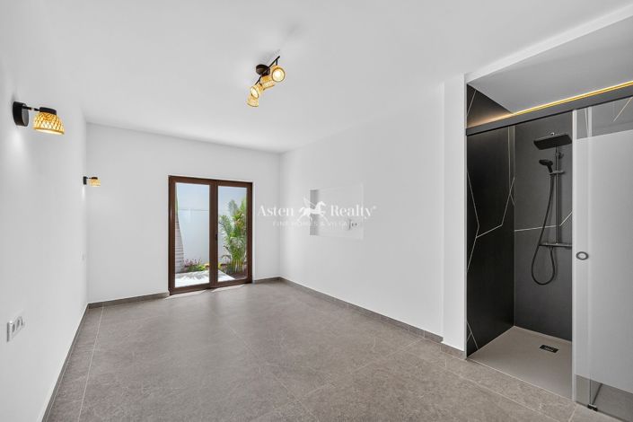 Image No.26-5 Bed Villa for sale