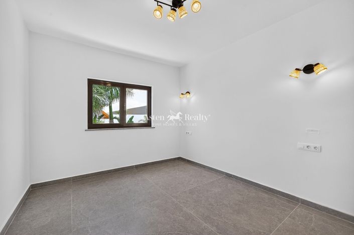 Image No.35-5 Bed Villa for sale
