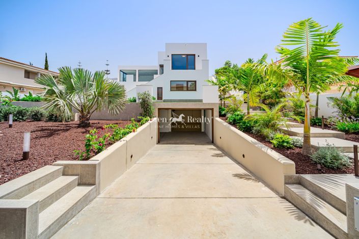 Image No.40-5 Bed Villa for sale
